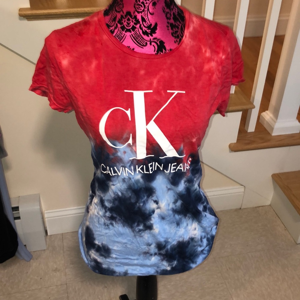 Calvin Klein t shirt size medium